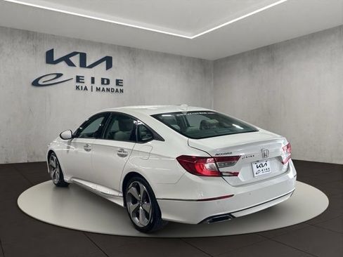 Used 2018 Honda Accord Touring image 9