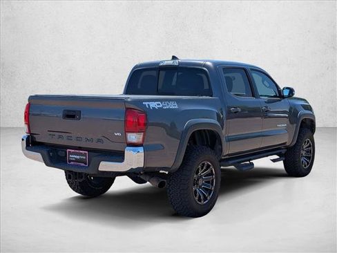Used 2017 Toyota Tacoma TRD Off-Road w/ Tow Package (A/T) AWD/4WD image 5