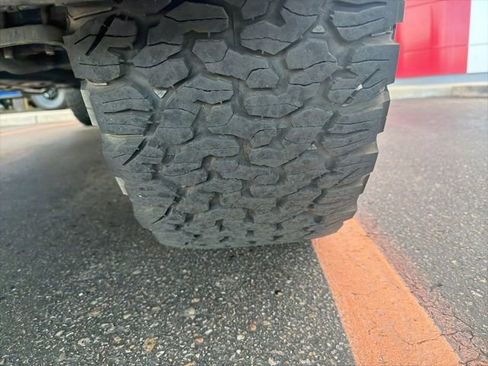 Used 2019 Toyota Tundra Limited w/ Limited Premium Package image 11