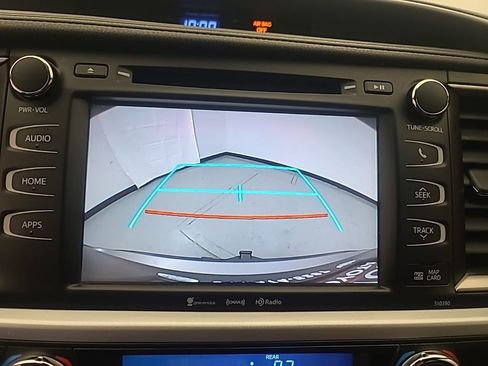 Used 2019 Toyota Highlander XLE image 34