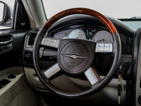 Used 2006 Chrysler 300 Touring image 13