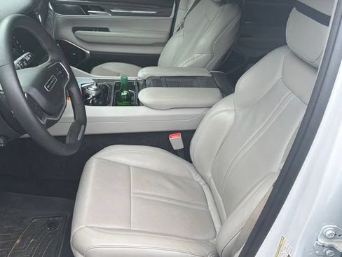 Used 2022 Jeep Wagoneer Series III AWD/4WD image 14