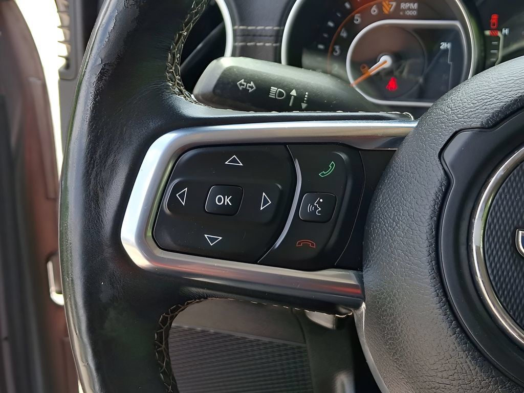 Used 2020 Jeep Gladiator Overland w/ Dual Top Group AWD/4WD image 53
