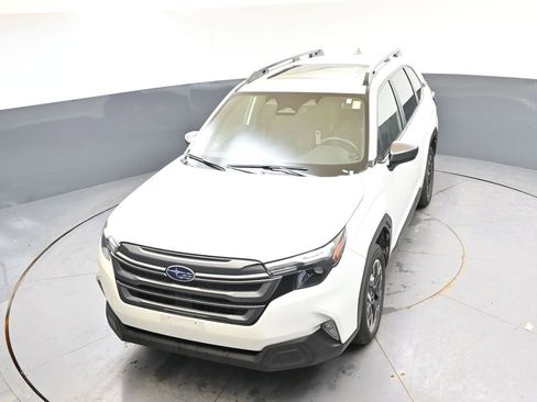 Certified 2025 Subaru Forester Premium AWD/4WD image 36