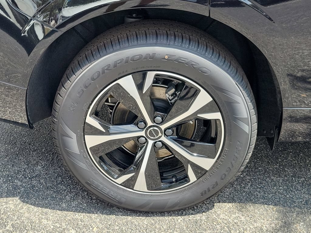 New 2026 Volvo XC60 B5 Core AWD/4WD image 3