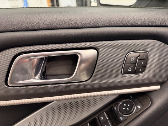 Used 2025 Ford Explorer ST AWD/4WD image 22