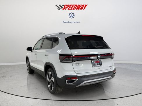 New 2025 Volkswagen Taos SE image 5