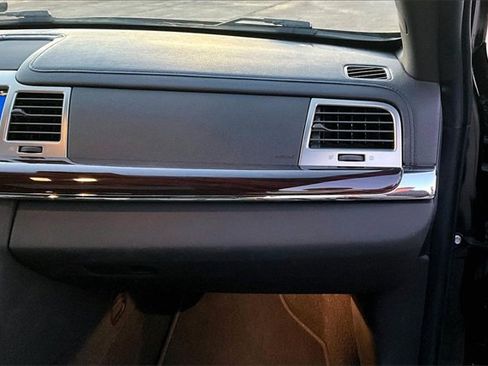 Used 2009 Lincoln MKS image 26