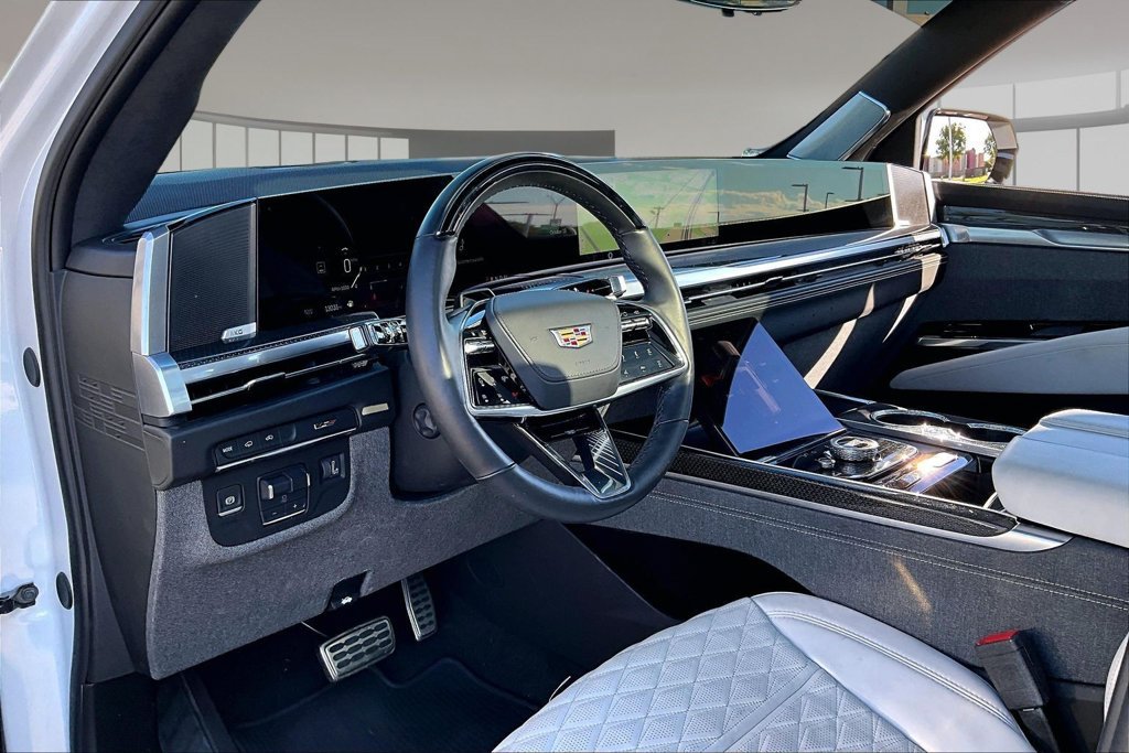 Certified 2025 Cadillac Escalade V AWD/4WD image 13