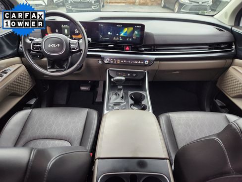 Used 2025 Kia Carnival image 8