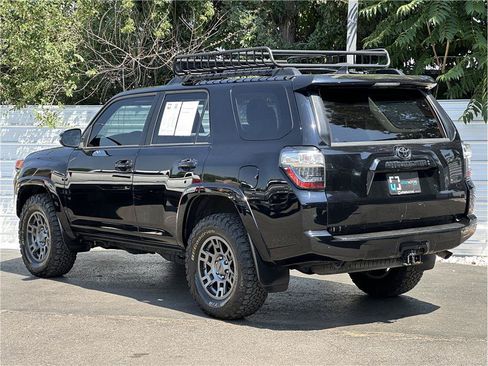 Used 2020 Toyota 4Runner Venture w/ Moonroof Package AWD/4WD image 12