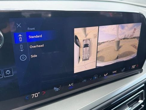 New 2026 Chevrolet Traverse LT w/ Driver Confidence Package AWD/4WD image 4