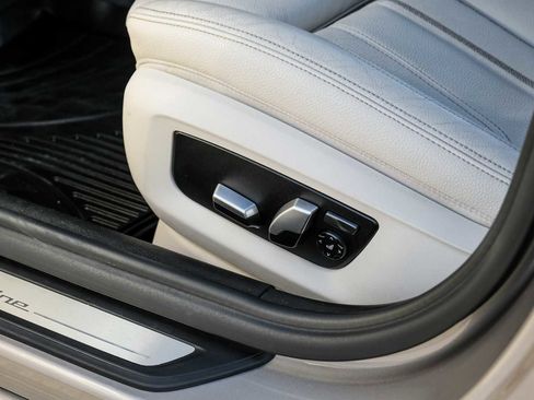 Used 2018 BMW 530i 530i w/ Premium Package image 31