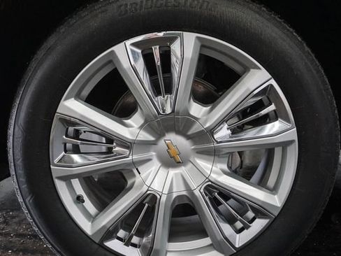 Used 2024 Chevrolet Tahoe High Country AWD/4WD image 5