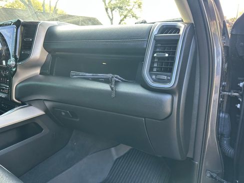 Used 2019 RAM 1500 Laramie image 38