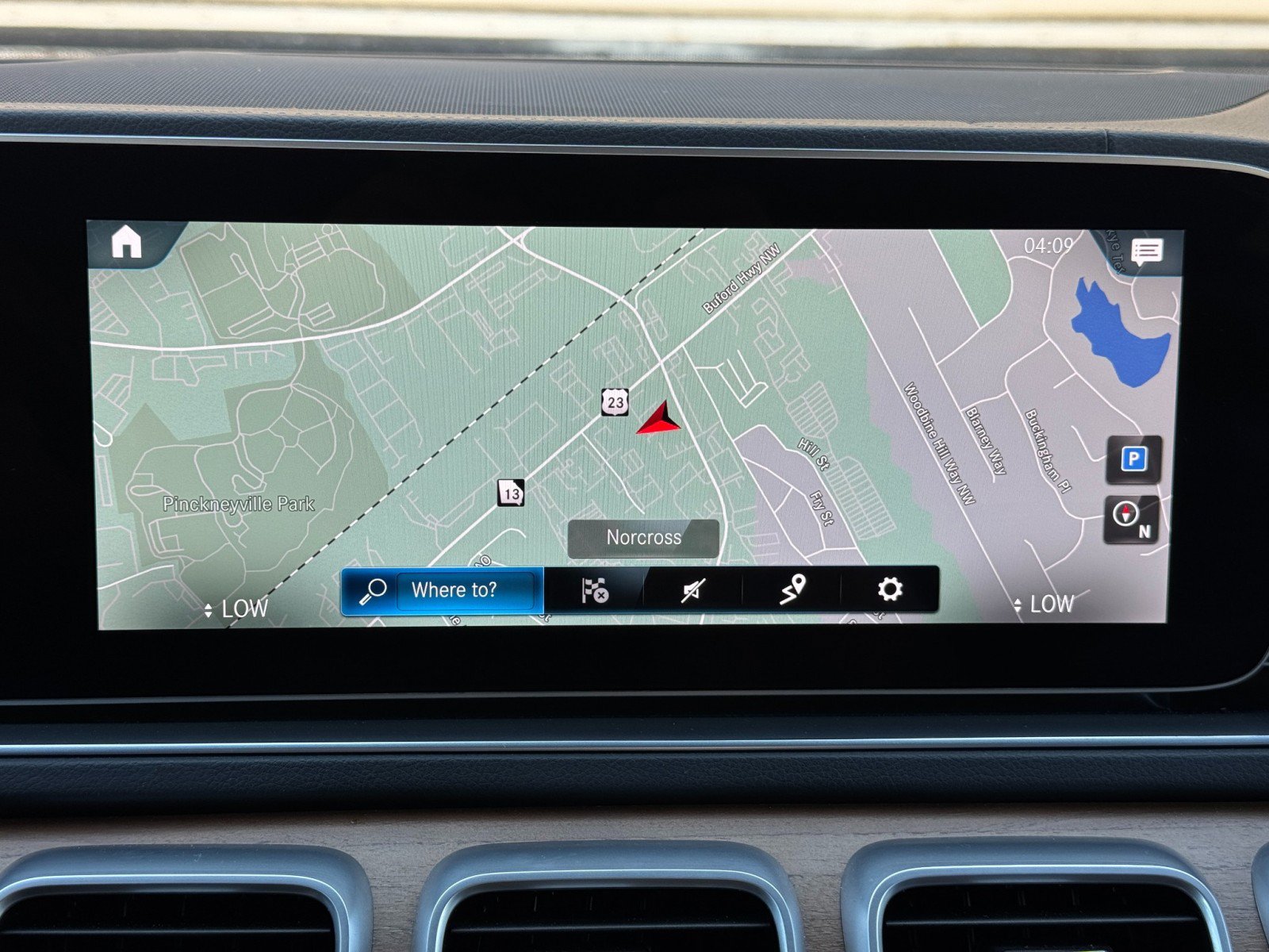 Used 2022 Mercedes-Benz GLE 450 4MATIC w/ AMG Line Exterior image 28