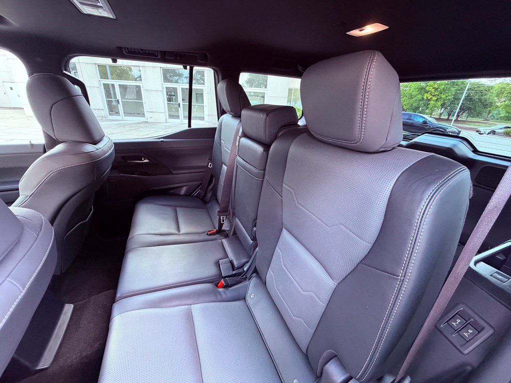 Certified 2024 Lexus GX 550 w/ Accessory Package (Z1) AWD/4WD image 18