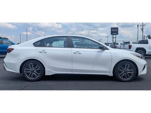 Used 2023 Kia Forte GT-Line w/ GT-Line Premium Package FWD image 2