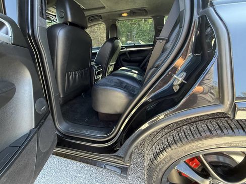 Used 2009 Porsche Cayenne GTS image 21