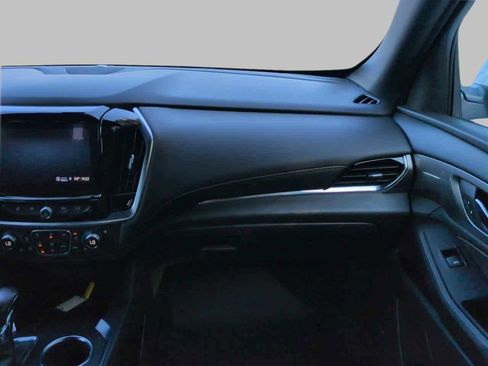 Used 2022 Chevrolet Traverse Premier image 19
