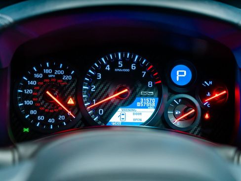Used 2020 Nissan GT-R Premium AWD/4WD image 48