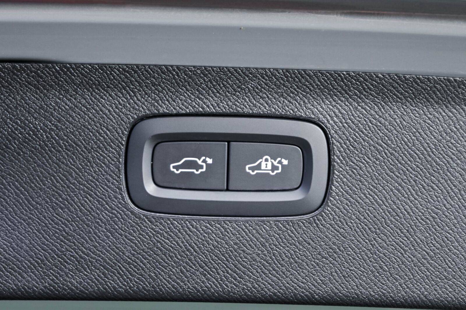 Certified 2024 Volvo XC90 B5 Plus AWD/4WD image 30