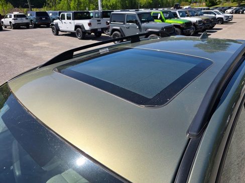 Used 2021 Subaru Forester Premium AWD/4WD image 19