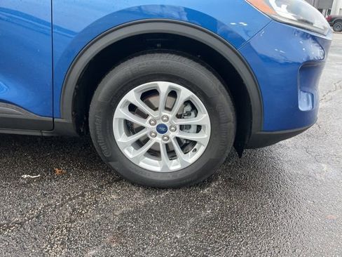 Used 2022 Ford Escape SE w/ Convenience Package image 2