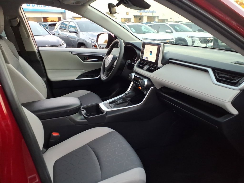 Used 2023 Toyota RAV4 XLE w/ Convenience Package FWD image 20
