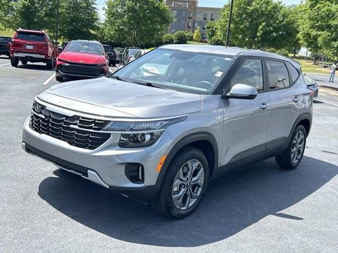 Used 2026 Kia Seltos LX AWD/4WD image 8