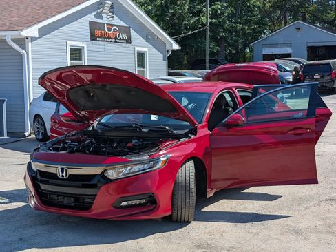 Used 2018 Honda Accord Sport image 11