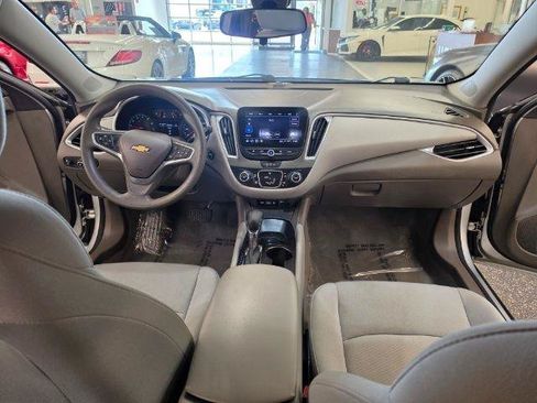 Used 2021 Chevrolet Malibu LS FWD image 15