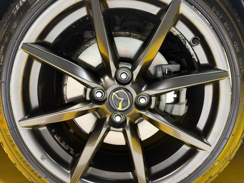 Used 2016 MAZDA MX-5 Miata Club RWD image 11