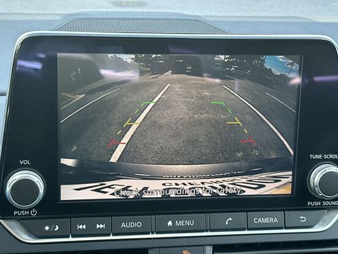 Used 2025 Nissan Altima 2.5 SV FWD image 27