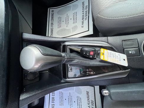 Used 2015 Toyota Corolla LE FWD image 15