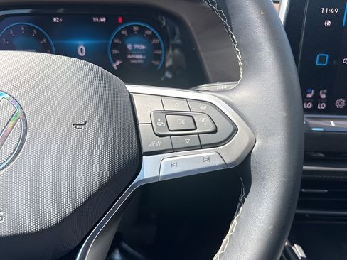 Used 2024 Volkswagen Atlas SE image 16