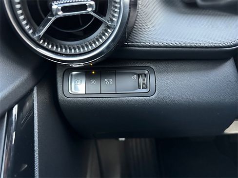 Used 2025 Chevrolet Equinox LT image 17