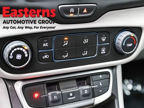 Used 2024 GMC Terrain SLE image 21