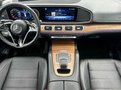 Used 2024 Mercedes-Benz GLE 450e 4MATIC image 13