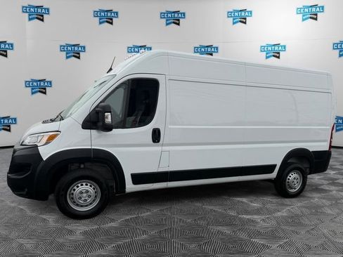 Used 2026 RAM ProMaster 2500 w/ Convenience Group FWD image 2