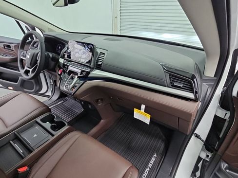 New 2026 Honda Odyssey Touring image 39