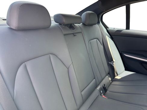 Used 2019 BMW 330i Sedan w/ Driving Assistance Package RWD image 18