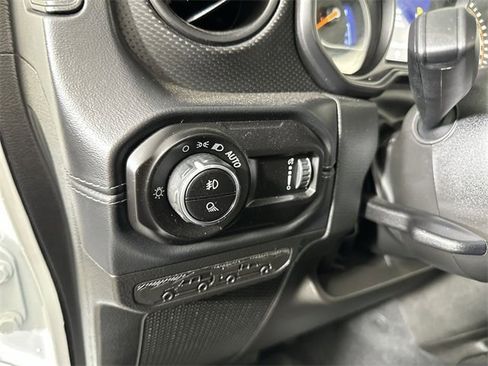 Used 2025 Jeep Gladiator Rubicon w/ Convenience Group image 18