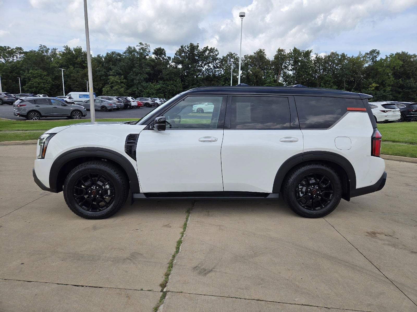Used 2025 Nissan Armada PRO-4X AWD/4WD image 5