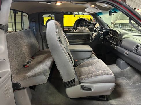 Used 1998 Dodge Ram 1500 Truck 2WD Quad Cab image 27