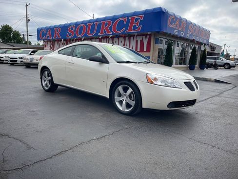 Used 2009 Pontiac G6 GT w/ Sun And Sound Plus Package FWD image 3