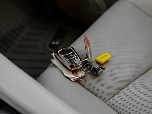 Used 2019 Cadillac Escalade ESV Premium Luxury image 63