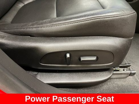Certified 2019 Chevrolet Blazer LT w/ Sun and Wheels Package FWD image 12