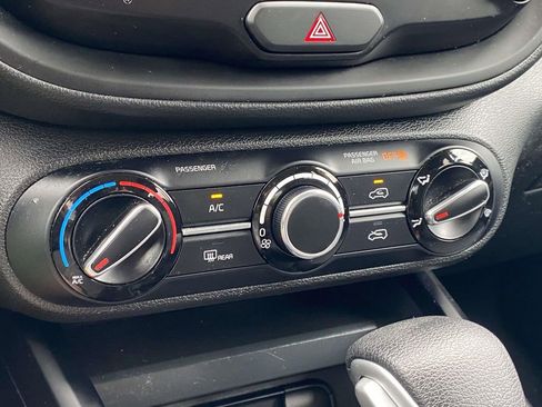 Used 2023 Kia Soul LX w/ LX Technology Package FWD image 24