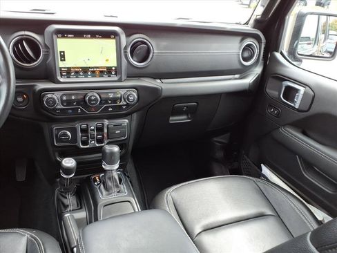 Used 2023 Jeep Wrangler Unlimited Sahara w/ Cold Weather Group image 16